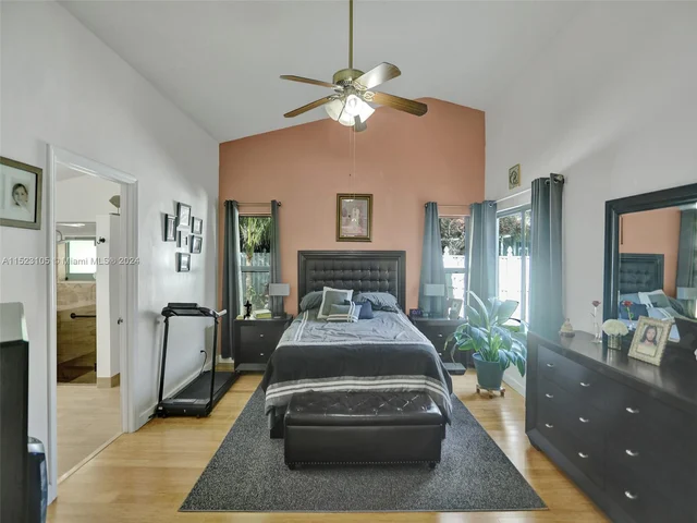 530 SW 181st Ave, Pembroke Pines FL 33029