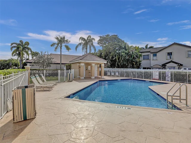 530 SW 181st Ave, Pembroke Pines FL 33029