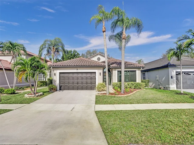 530 SW 181st Ave, Pembroke Pines FL 33029