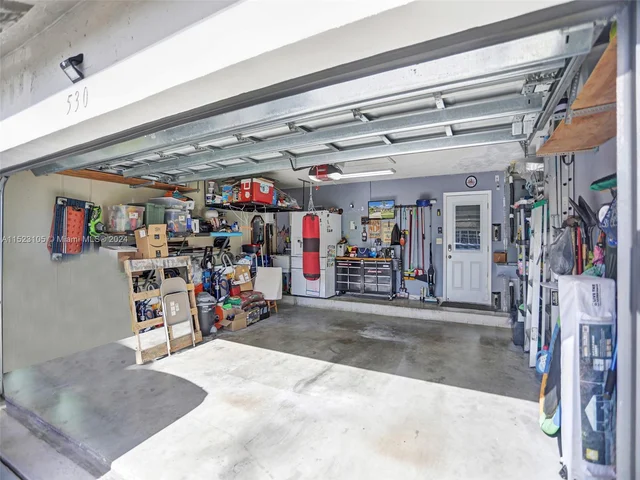 530 SW 181st Ave, Pembroke Pines FL 33029