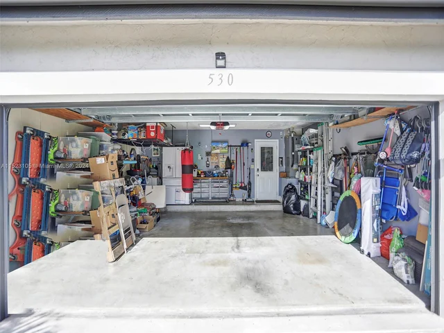 530 SW 181st Ave, Pembroke Pines FL 33029