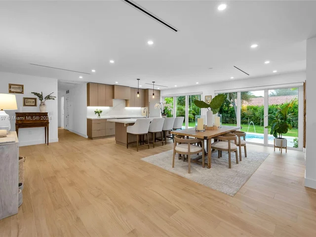 6200 Leonardo St, Coral Gables FL 33146