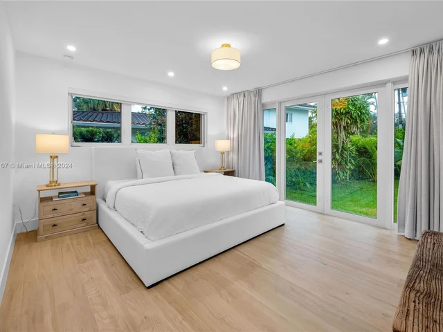 6200 Leonardo St, Coral Gables FL 33146