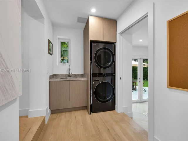 6200 Leonardo St, Coral Gables FL 33146