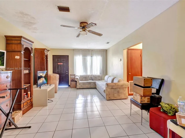 354 NW 80th St, Miami FL 33150