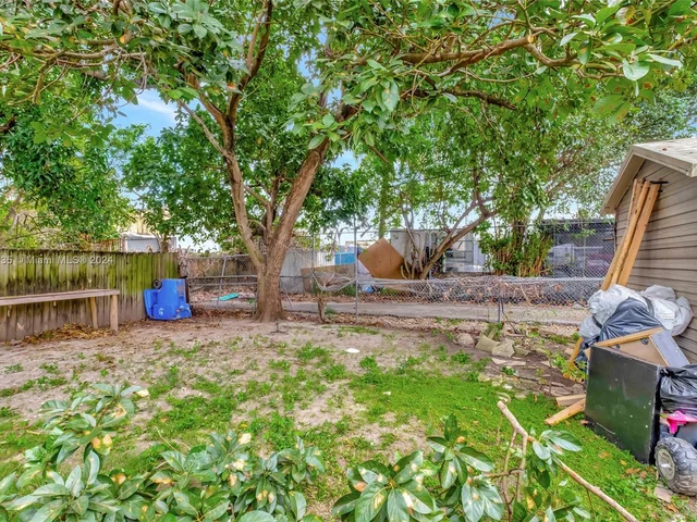 354 NW 80th St, Miami FL 33150