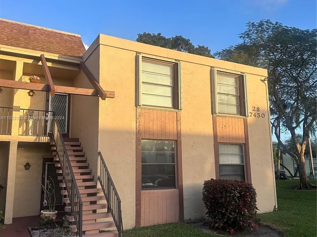 7450 NW 18th St # 208, Margate FL 33063