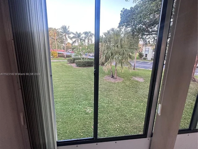 7450 NW 18th St # 208, Margate FL 33063