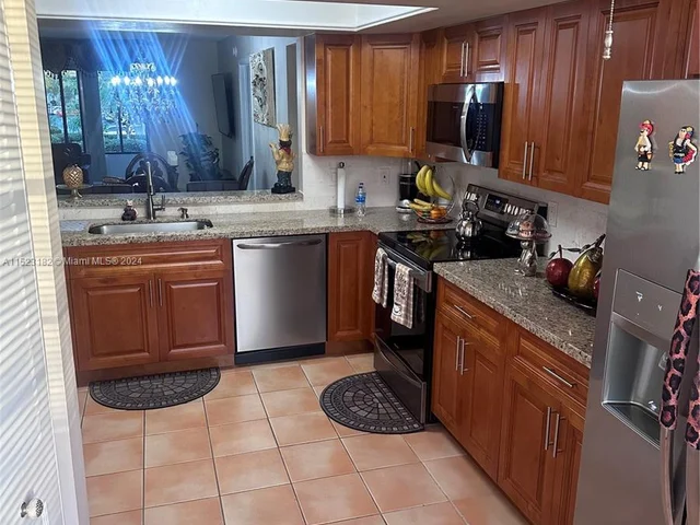 7450 NW 18th St # 208, Margate FL 33063