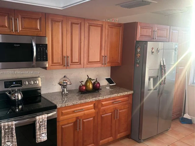 7450 NW 18th St # 208, Margate FL 33063