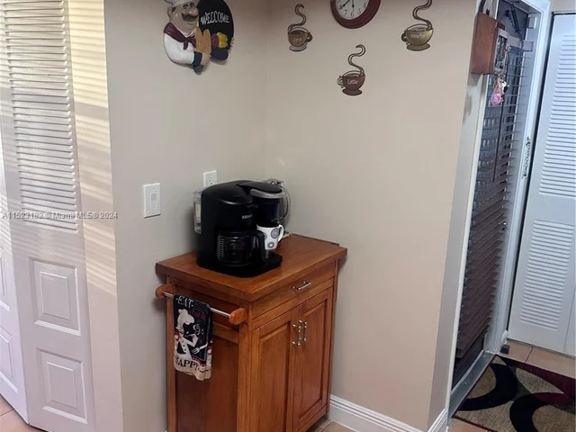 7450 NW 18th St # 208, Margate FL 33063