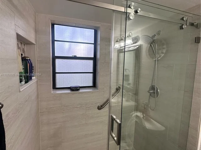 7450 NW 18th St # 208, Margate FL 33063