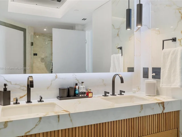 1331 Brickell Bay Dr # 2903, Miami FL 33131