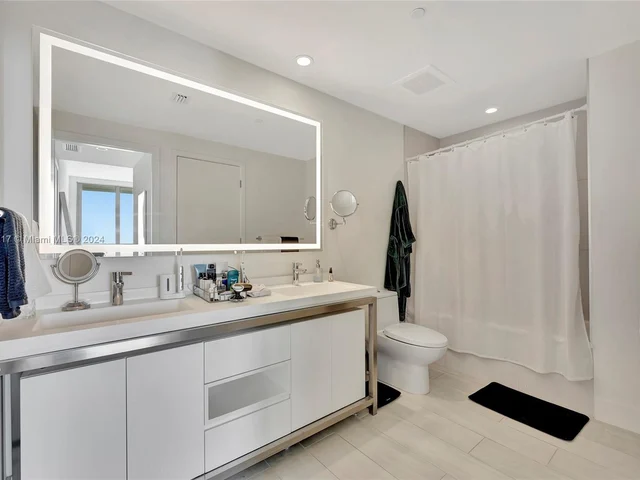 2000 Metropica Way # 1906, Sunrise FL 33323