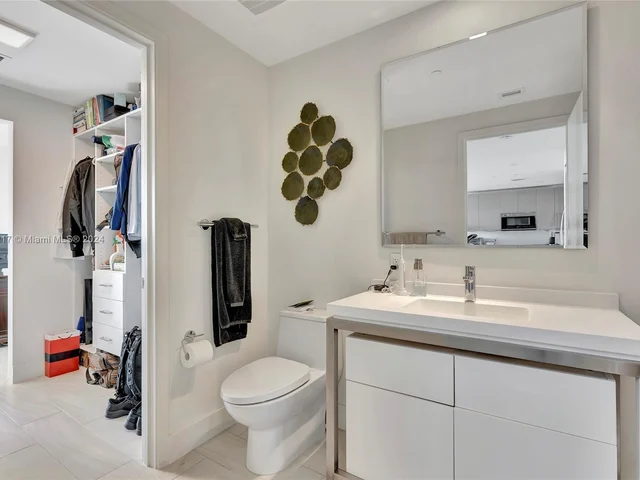 2000 Metropica Way # 1906, Sunrise FL 33323