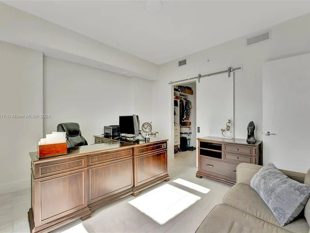 2000 Metropica Way # 1906, Sunrise FL 33323