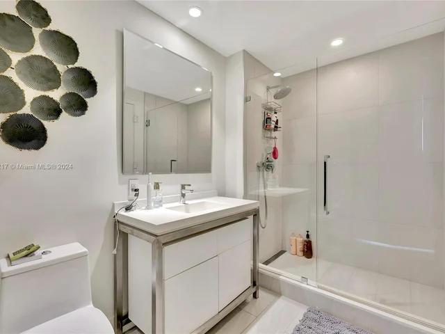 2000 Metropica Way # 1906, Sunrise FL 33323