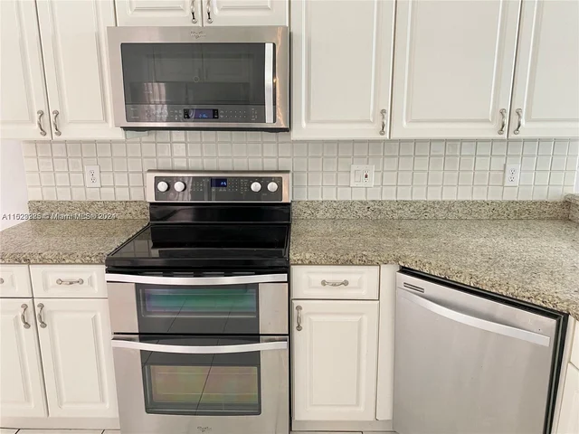 15627 SW 16th Ct, Pembroke Pines FL 33027