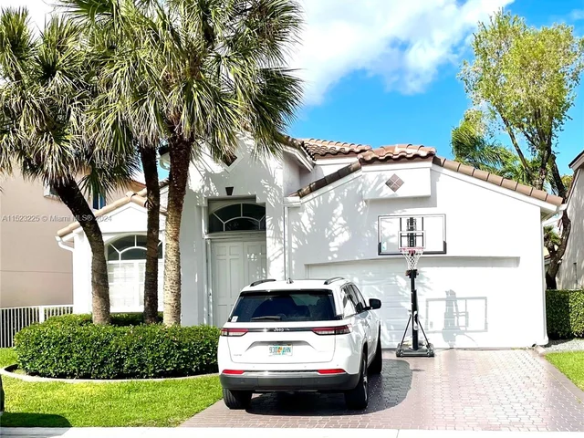 15627 SW 16th Ct, Pembroke Pines FL 33027