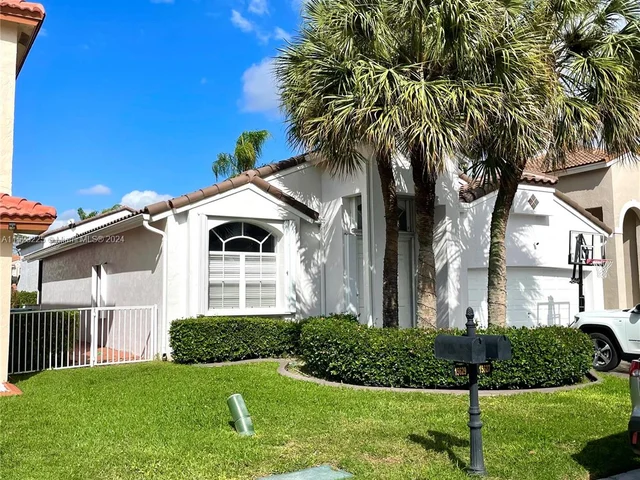 15627 SW 16th Ct, Pembroke Pines FL 33027