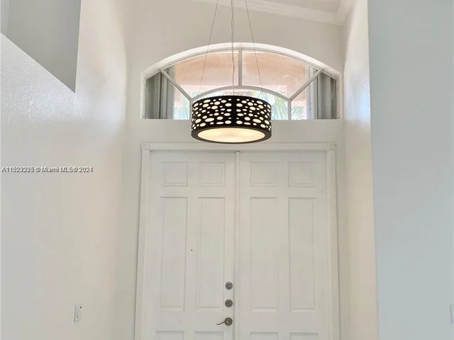 15627 SW 16th Ct, Pembroke Pines FL 33027