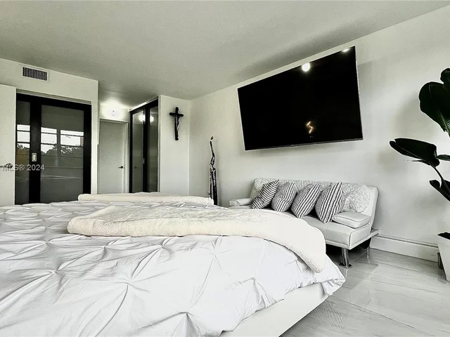 2780 NE 183rd St # 417, Aventura FL 33160