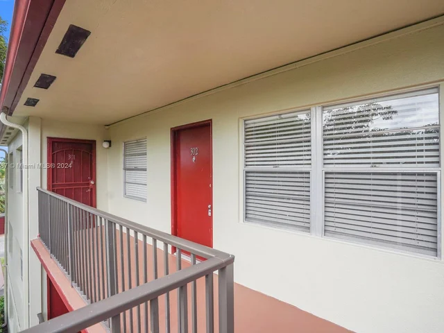 151 SW 135th Ter # 302T, Pembroke Pines FL 33027