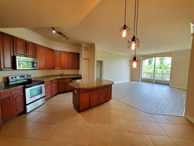 3001 NE 185th St # 333, Aventura FL 33180