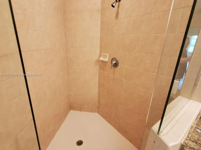 3001 NE 185th St # 333, Aventura FL 33180