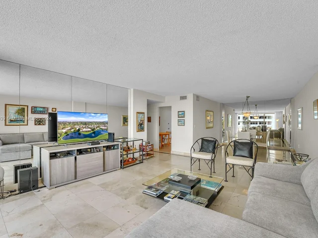 177 Ocean Lane Dr # 413, Key Biscayne FL 33149