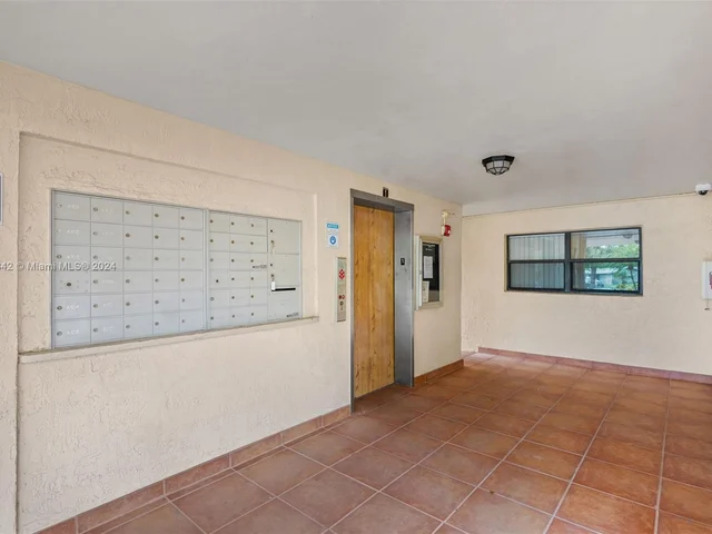 7401 NW 16th St # 308, Plantation FL 33313