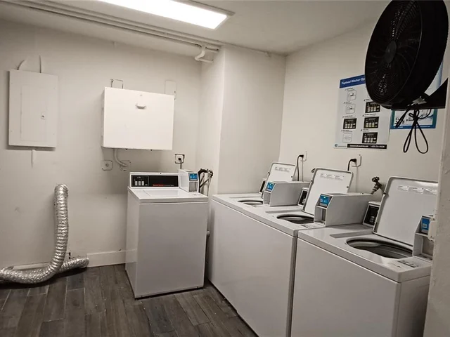 11195 SW 1st St # 320, Sweetwater FL 33174