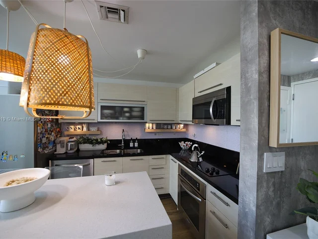 244 Biscayne Blvd # 446, Miami FL 33132