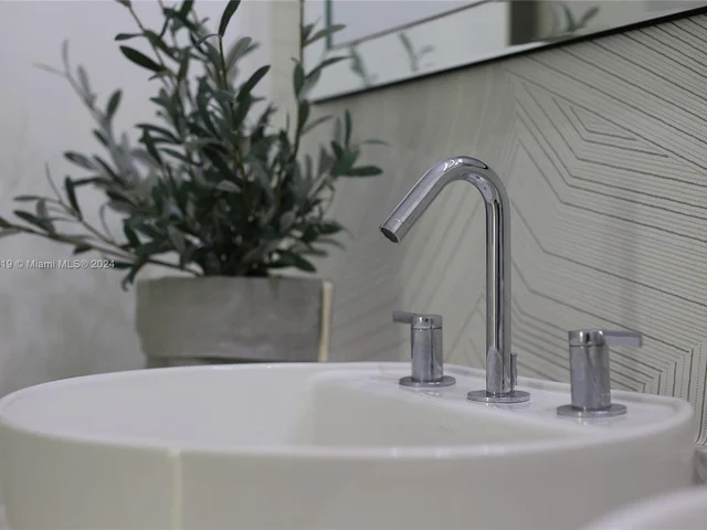 244 Biscayne Blvd # 446, Miami FL 33132