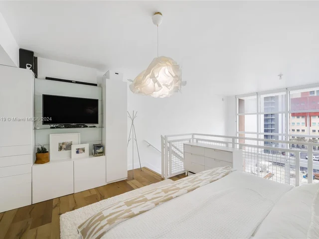 244 Biscayne Blvd # 446, Miami FL 33132