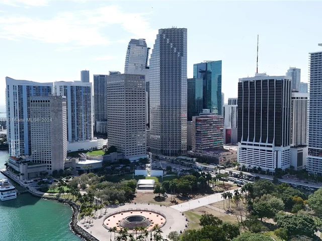 244 Biscayne Blvd # 446, Miami FL 33132