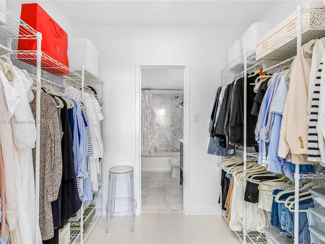 2450 NE 135th St # 1009, North Miami FL 33181