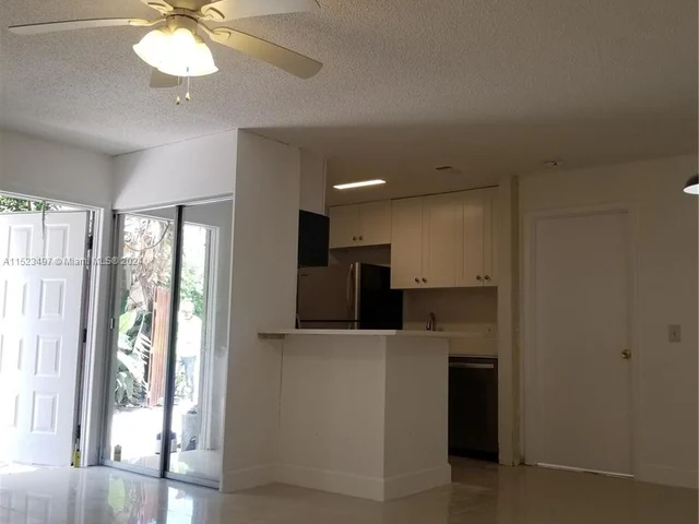 23 Crossing Circle # A, Boynton Beach FL 33435
