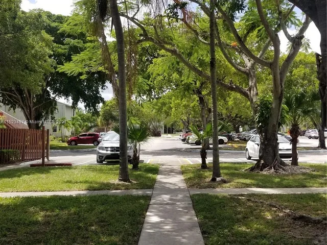 23 Crossing Circle # A, Boynton Beach FL 33435