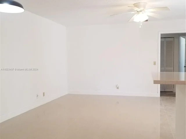 23 Crossing Circle # A, Boynton Beach FL 33435