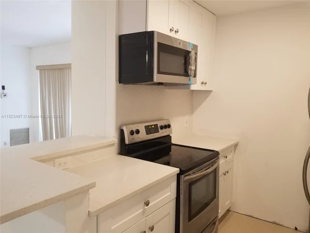 23 Crossing Circle # A, Boynton Beach FL 33435