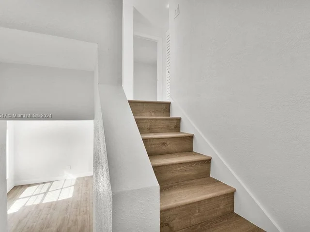 21130 NW 39th Ave, Miami Gardens FL 33055