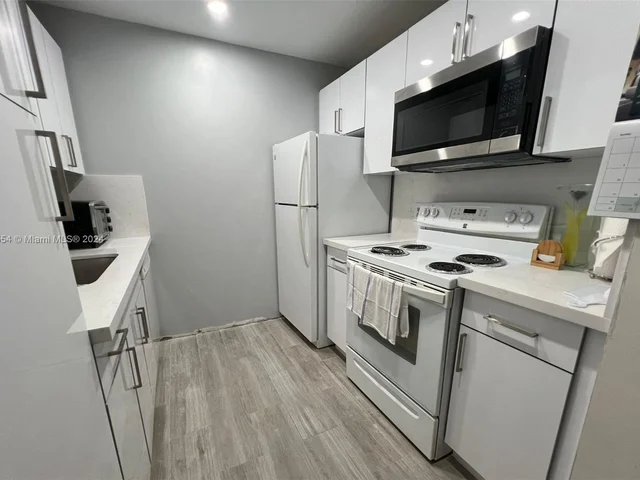 1301 SW 134th Way # 208B, Pembroke Pines FL 33027