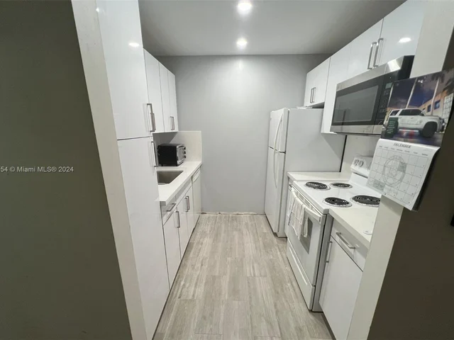 1301 SW 134th Way # 208B, Pembroke Pines FL 33027