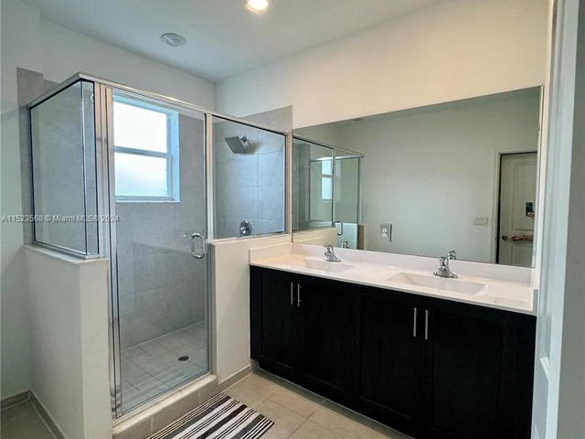 2604 SE 11th Ct, Homestead FL 33035