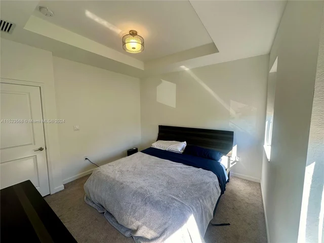 2604 SE 11th Ct, Homestead FL 33035