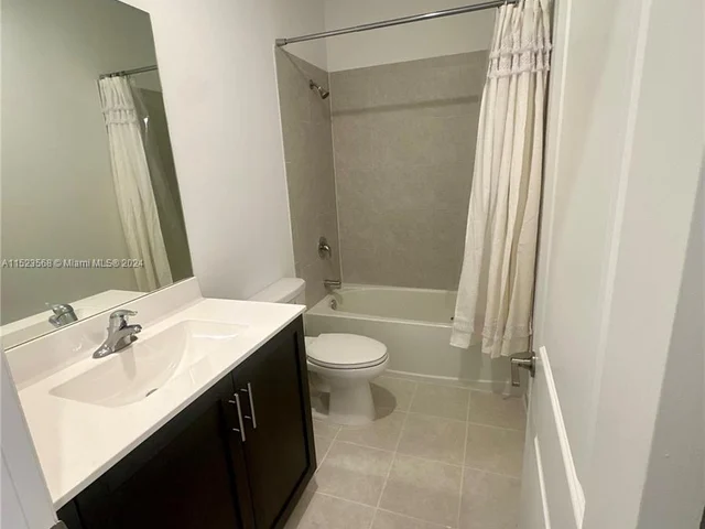 2604 SE 11th Ct, Homestead FL 33035