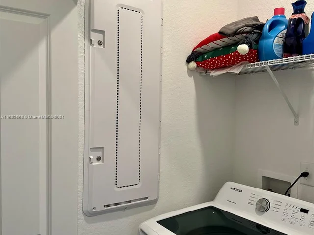 2604 SE 11th Ct, Homestead FL 33035