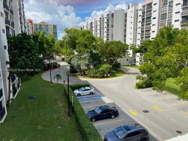 16909 N Bay Rd # 310, Sunny Isles Beach FL 33160