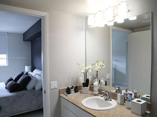 1861 NW S River Dr # 906, Miami FL 33125